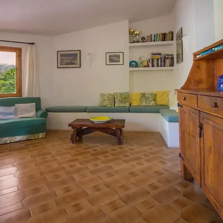 Comfy Apt W/ Terrace - 250 M Far From The Beach Apartman