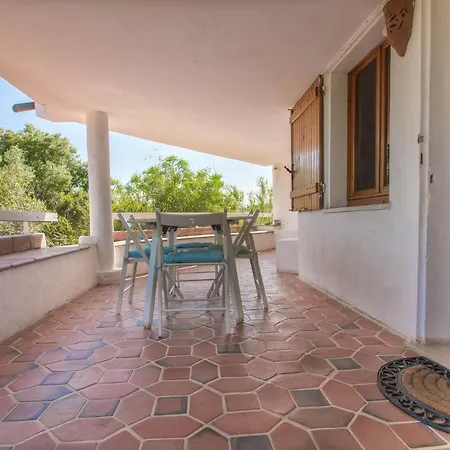 Apartman Comfy Apt W/ Terrace - 250 M Far From The Beach Olbia