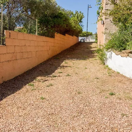 Apartman Comfy Apt W/ Terrace - 250 M Far From The Beach Olbia