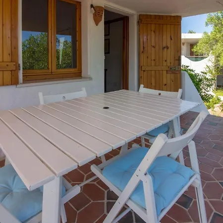 Apartment Comfy Apt W/ Terrace - 250 M Far From The Beach